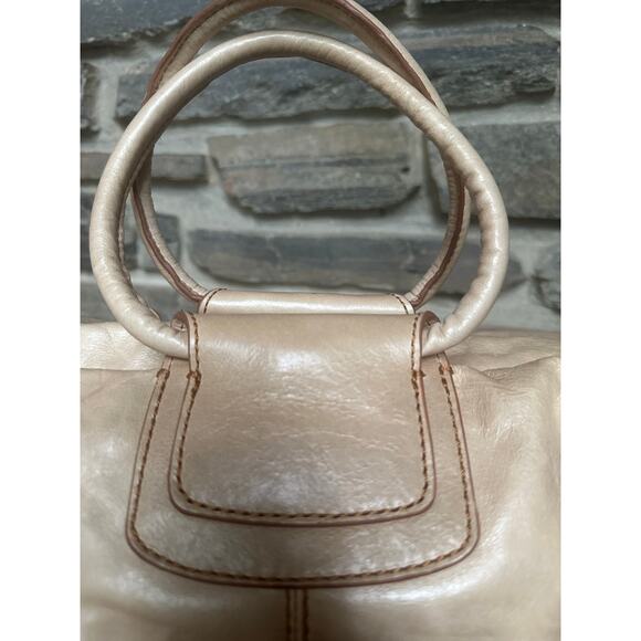 HOBO Shelia Leather Desert Sand Medium Crossbody with Shoulder Strap Purse - Picture 1 of 9